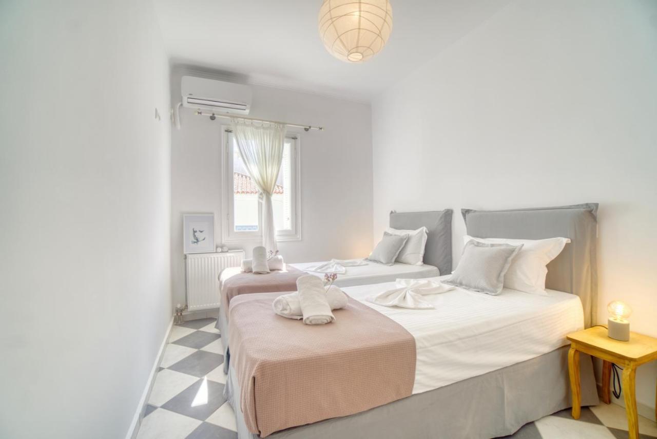 Stylish, Cozy 2-Bdr Flat In Andros Town By Explore Andros Exterior photo